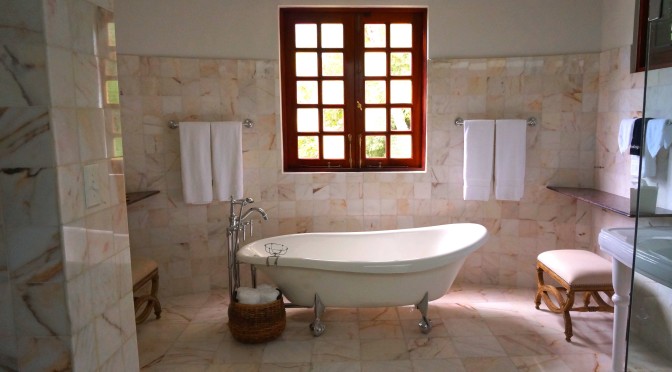 bath-bathroom-bathtub-105934